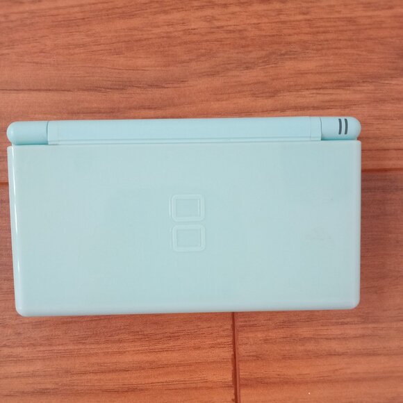 Nintendo DS Lite - Mint/Icy Blue - Picture 6 of 6